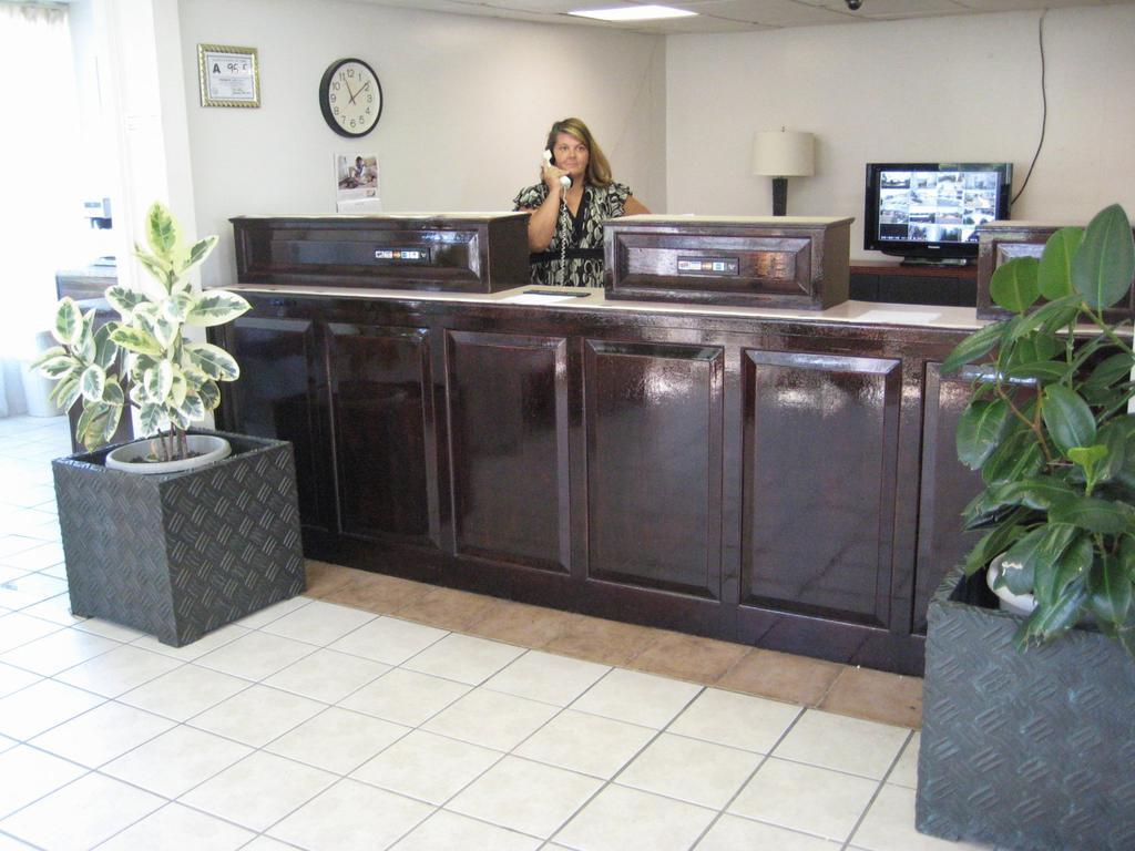 Charlotte Express Inn ภายนอก รูปภาพ