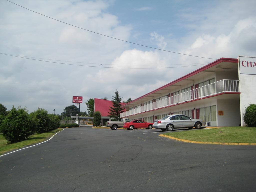 Charlotte Express Inn ภายนอก รูปภาพ